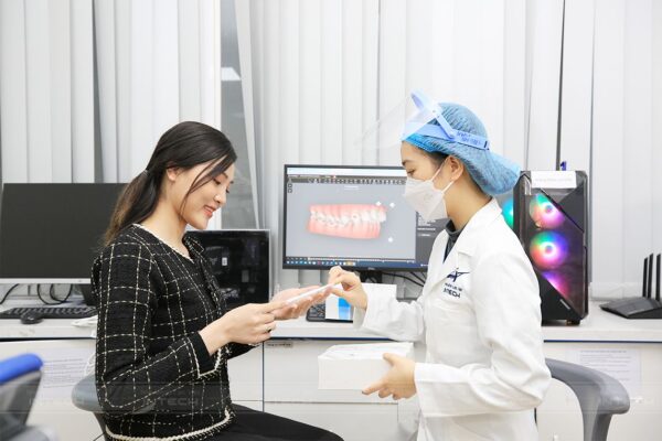 kiem tra thong tin khay nieng truoc khi chinh nha 600x400 3